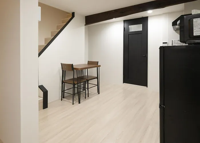 Official Trhouses 15 Minutes To Shinsaibashi, Kuromon Market And Namba